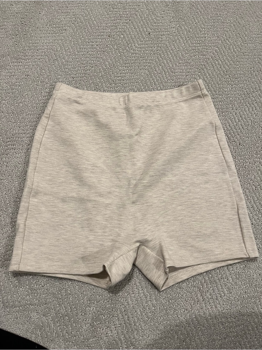 LESET Light Beige High-Rise Stretch Shorts - Picture 1 of 3